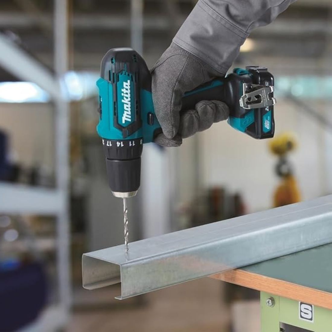 BLACK NOVEMBER - Kit Completo di Avvitatore Professionale - 45 Accessori e 2 Batterie